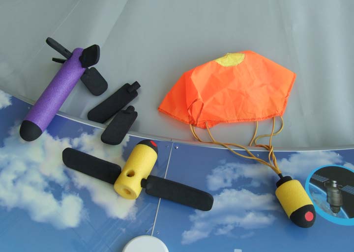 launch it interactive build objects to drop spin parachute.jpg